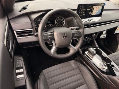 2026 Mitsubishi Outlander LE