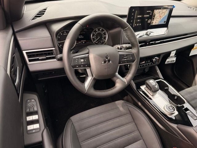 2026 Mitsubishi Outlander LE
