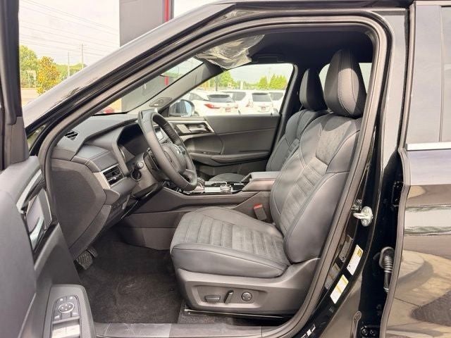 2026 Mitsubishi Outlander LE