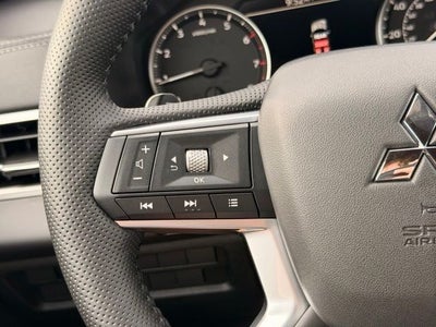2026 Mitsubishi Outlander LE