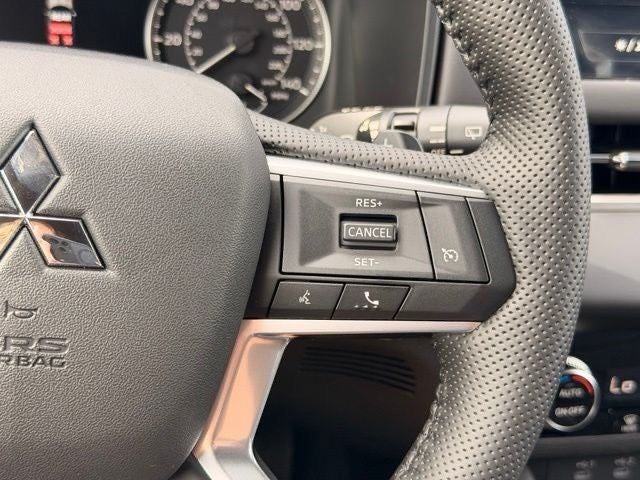 2026 Mitsubishi Outlander LE