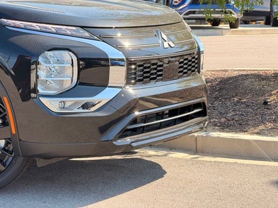 2026 Mitsubishi Outlander LE