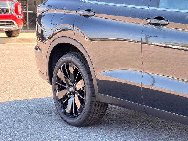 2026 Mitsubishi Outlander LE
