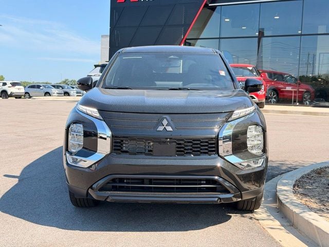 2026 Mitsubishi Outlander LE