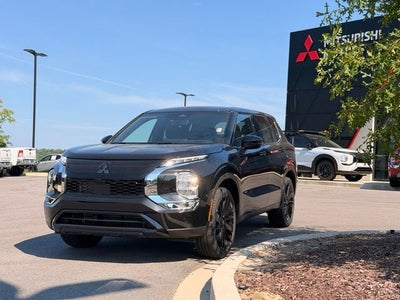 2026 Mitsubishi Outlander LE