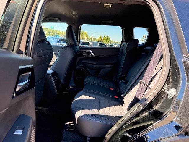 2026 Mitsubishi Outlander LE
