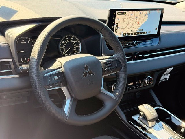 2026 Mitsubishi Outlander LE