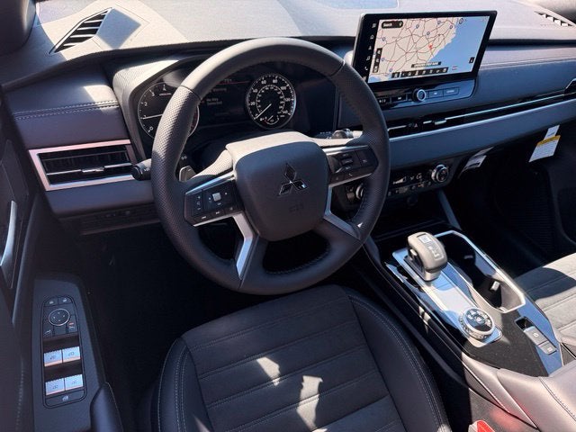 2026 Mitsubishi Outlander LE