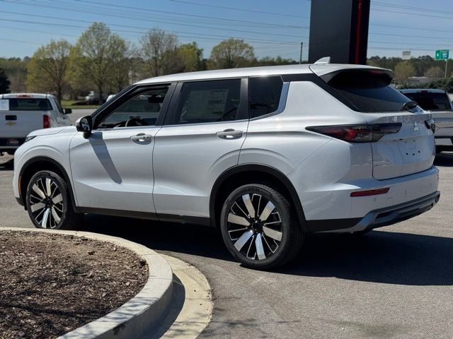 2026 Mitsubishi Outlander Base