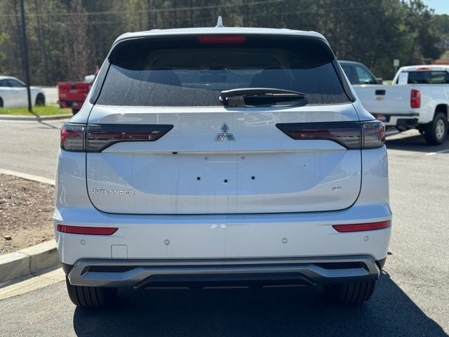 2026 Mitsubishi Outlander Base