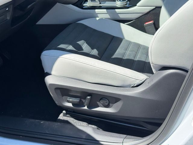 2026 Mitsubishi Outlander Base