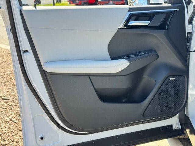 2026 Mitsubishi Outlander Base