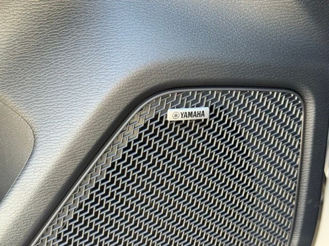 2026 Mitsubishi Outlander Base