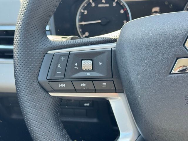 2026 Mitsubishi Outlander Base