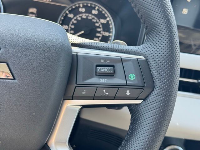 2026 Mitsubishi Outlander Base