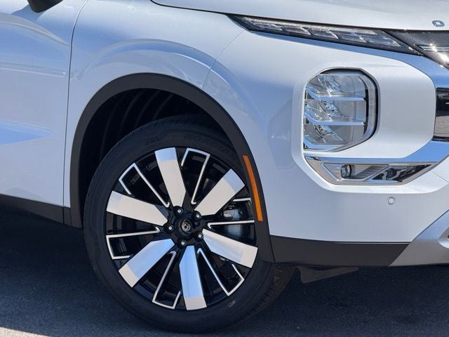 2026 Mitsubishi Outlander Base