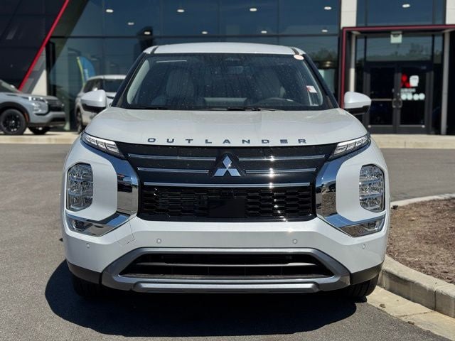 2026 Mitsubishi Outlander Base