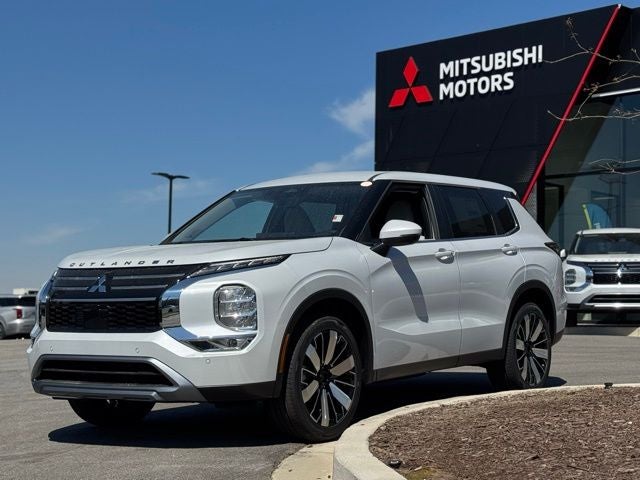 2026 Mitsubishi Outlander Base