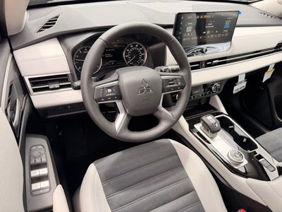 2026 Mitsubishi Outlander SE