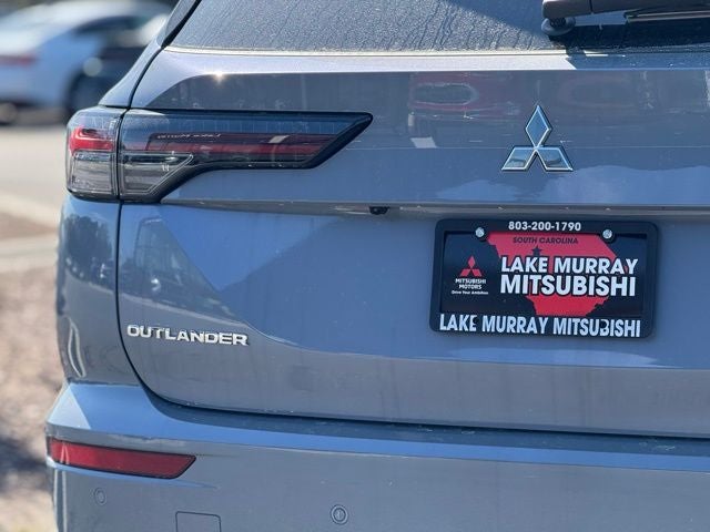 2026 Mitsubishi Outlander Base