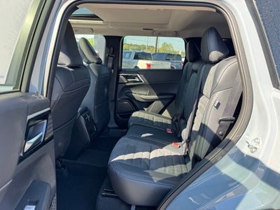 2026 Mitsubishi Outlander Base