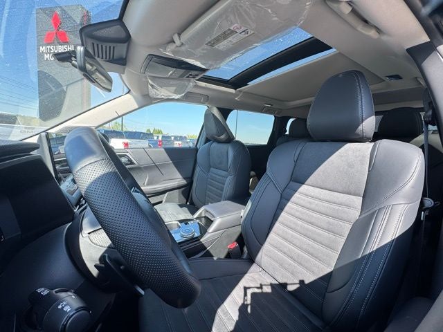 2026 Mitsubishi Outlander Base