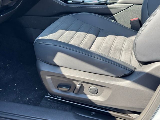 2026 Mitsubishi Outlander Base