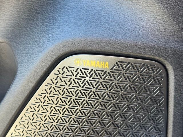 2026 Mitsubishi Outlander Base