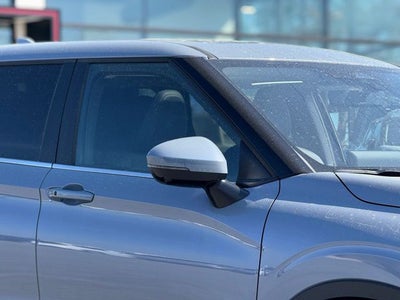 2026 Mitsubishi Outlander Base