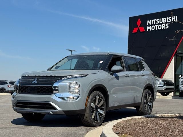 2026 Mitsubishi Outlander Base