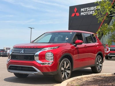 2026 Mitsubishi Outlander SE