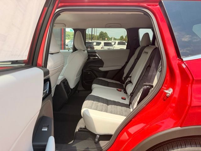 2026 Mitsubishi Outlander SE