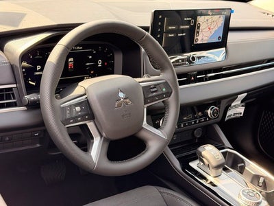 2026 Mitsubishi Outlander SE