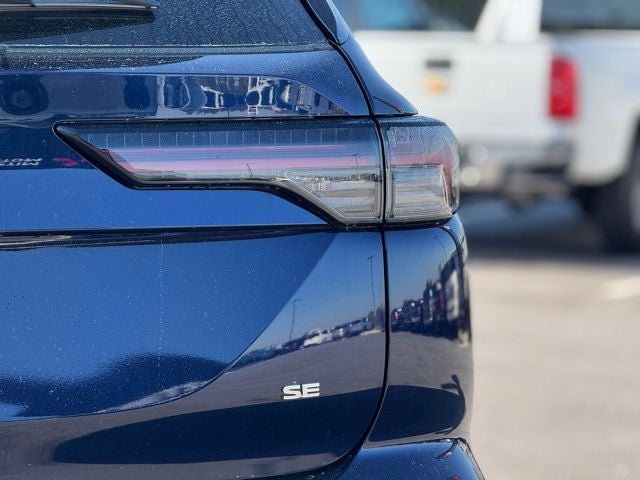 2026 Mitsubishi Outlander Base