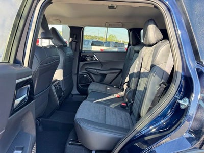 2026 Mitsubishi Outlander Base