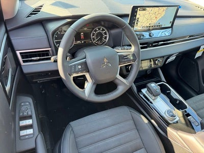 2026 Mitsubishi Outlander Base