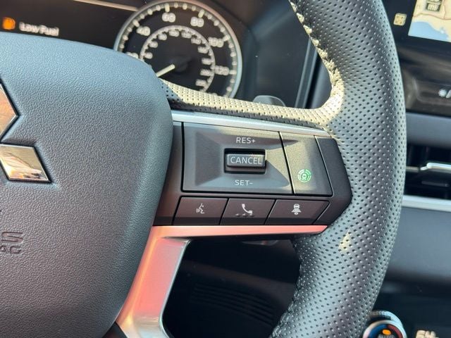 2026 Mitsubishi Outlander Base