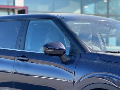 2026 Mitsubishi Outlander Base