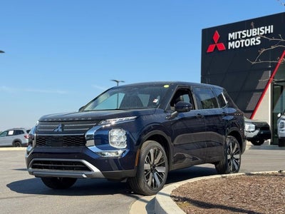 2026 Mitsubishi Outlander Base