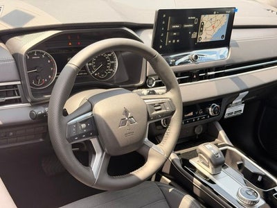 2026 Mitsubishi Outlander LE