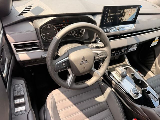 2026 Mitsubishi Outlander LE