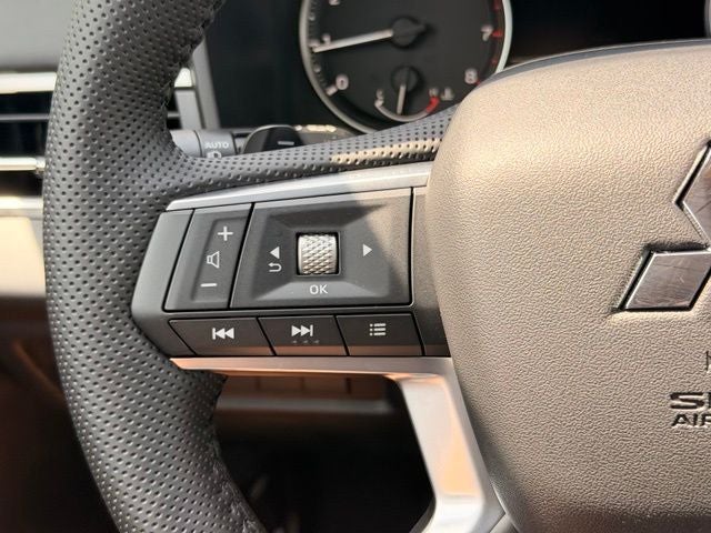 2026 Mitsubishi Outlander LE