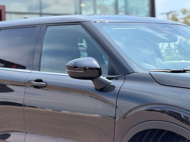 2026 Mitsubishi Outlander LE