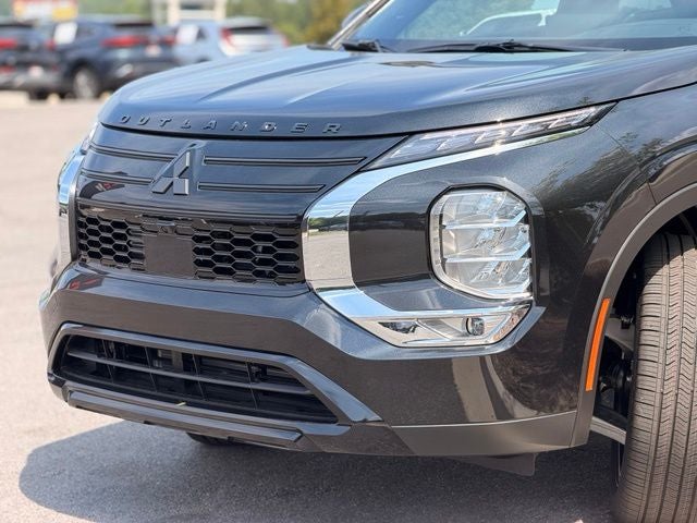 2026 Mitsubishi Outlander LE