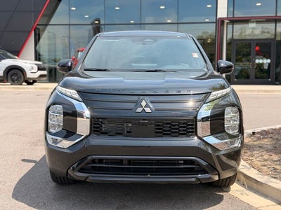2026 Mitsubishi Outlander LE