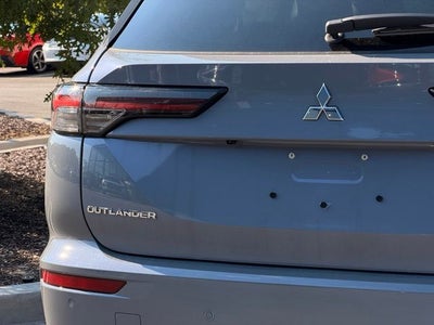 2026 Mitsubishi Outlander SE