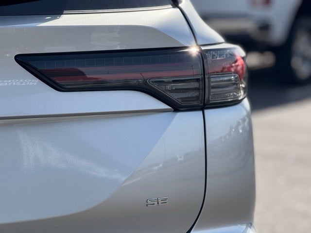 2026 Mitsubishi Outlander Base