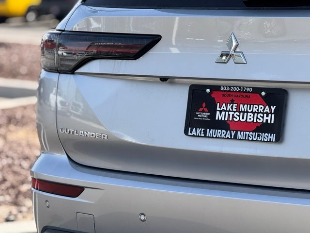 2026 Mitsubishi Outlander Base