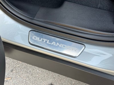 2026 Mitsubishi Outlander Base