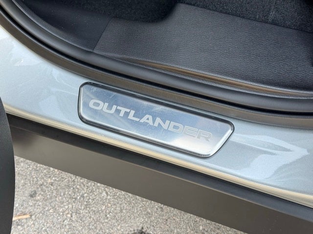 2026 Mitsubishi Outlander Base